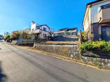 現地土地写真 南東道路・高台に付き陽当り良好