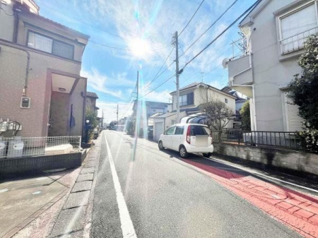 現地土地写真 一戸建てなどが程よく密集しているエリア