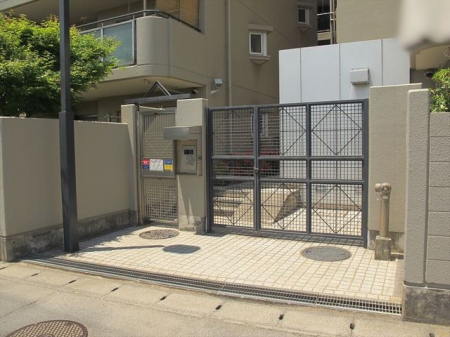 その他 街並みと調和するおしゃれなマンション