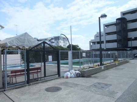 その他 敷地内プール