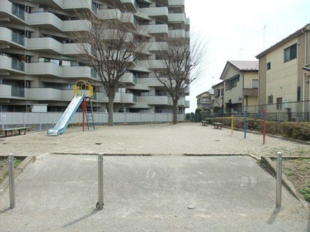 その他 マンション前の公園