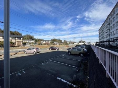 駐車場 駐車場（空き状況はご確認ください）