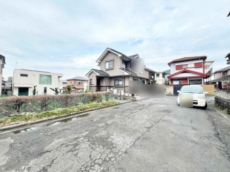 現地土地写真 閑静な住宅地で子育て家族にもおすすめ