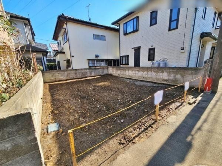 現地土地写真 のどかで落ちついた住環境です