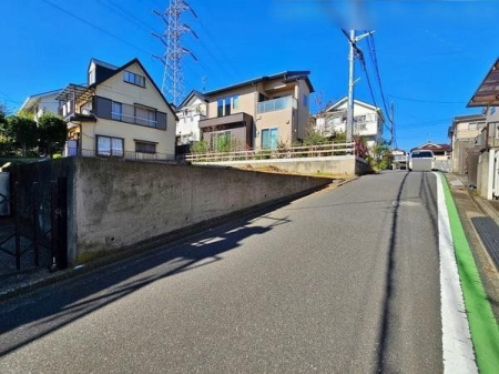 現地土地写真 前面道路の様子