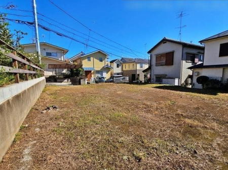 現地土地写真 四季折々の変化を楽しめる心地よい場所