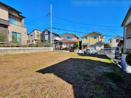 現地土地写真 お好きなハウスメーカーで建築可能です