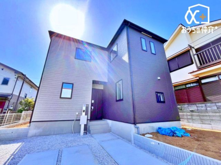 現地外観写真 開発分譲地ならではの統一感ある街並みで、住宅全体に美しさと安心感があります。