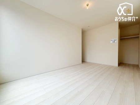 寝室 バルコニーに面している7帖の洋室は主寝室におすすめ
