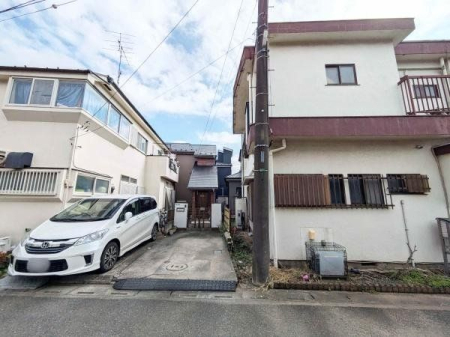 その他 東側隣地との境目の様子です。