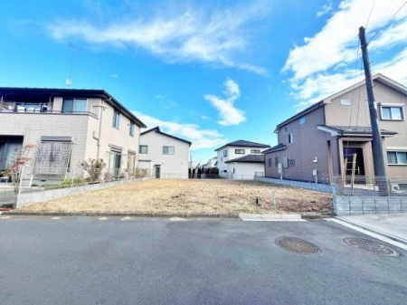 現地土地写真 車通りの少ない閑静な住宅街