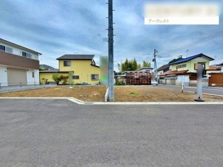 現地土地写真 車通り少なく小さいお子様も安心です