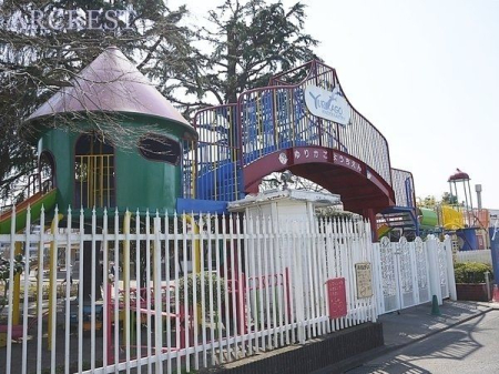 周辺環境 清瀬ゆりかご幼稚園 徒歩6分。ネイティブ講師が2名常駐し毎週英語があり、大きな屋内プールで授業があること、 広い園庭と多彩な遊具があります。 460m