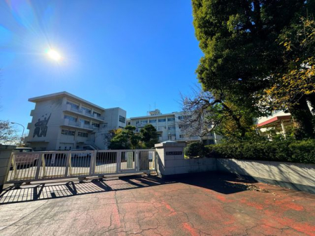 周辺環境 所沢市立北野中学校 徒歩14分。西武池袋線「小手指駅」近くの自然に囲まれた広々とした敷地がある中学校でございます。周辺からの評判も良いです！ 1100m