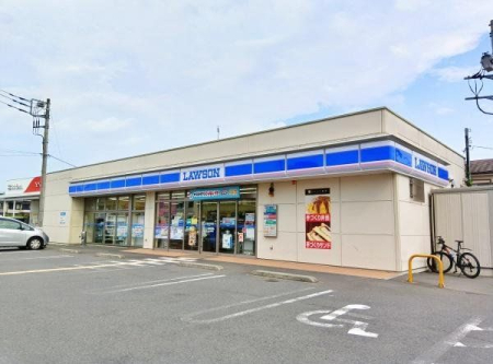 周辺環境 徒歩2分。【ローソン入間上藤沢店】営業時間 24時間営業　車椅子対応の駐車場　宅配サービスあり 110m