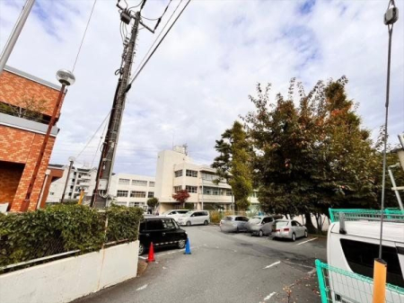 周辺環境 水谷小学校 徒歩3分。交番や公民館がすぐ近くにある小学校です。 200m
