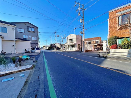 その他内観 水谷小学校まで、徒歩2分。富士見市役所の出張所、交番が目の前で、子育て世帯にも安心の生活環境ですね。