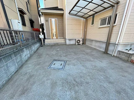  駐車場は1台分あり。