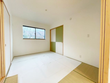 その他内観 LDKに隣接したゆっくり落ち着ける和室