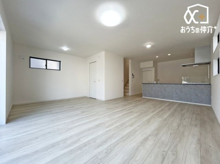 周辺環境 ミニコープ北秋津店 徒歩12分。品揃え豊富なスーパーマーケットでございます。近隣の方々でいつも賑わっております。駐車場も広いです。 960m