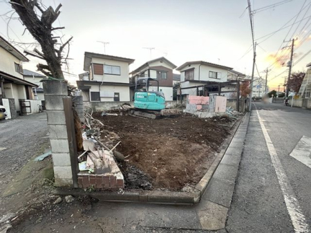 現地外観写真 カースペース2台分の5LDK