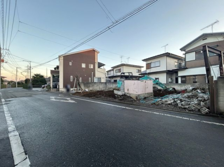 現地外観写真 北側接道の様子
