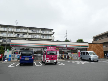 周辺環境 セブンイレブン　東村山廻田町店 徒歩6分。【営業時間】24時間営業【駐車場】あり 410m