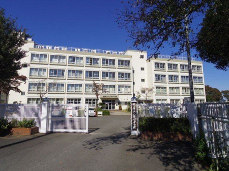 周辺環境 狭山市立入間川中学校 徒歩7分。【入間川中学校】周辺に大きな公園や大きな川があり自然あふれる環境が魅力の学校です 520m