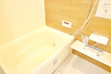 浴室 ●一日の疲れを癒してくれるゆったりとしたバスルーム