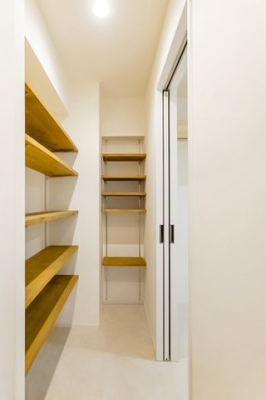 収納 大きなシューズインクローゼット付です。たくさんのシューズや小物が収納可能です。