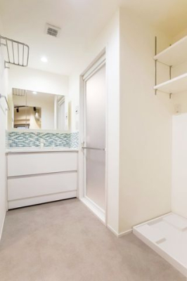 洗面台・洗面所 ～Wash room～大きな洗面　家族みんなが毎日使う洗面室。忙しい朝には使いやすい洗面で、ステキな一日のスタートをきりましょう。