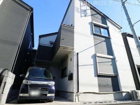 その他 キッチンはリビングを見渡せる対面式