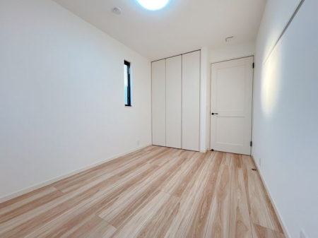 子供部屋 子供部屋にも使用できる洋室。お子様の成長にあわせてそれぞれのお部屋にしてみては。