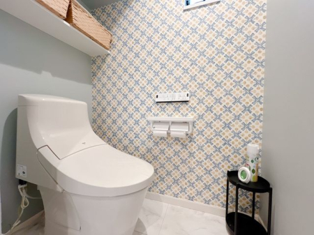 トイレ 清潔感のあるシンプルなトイレです。