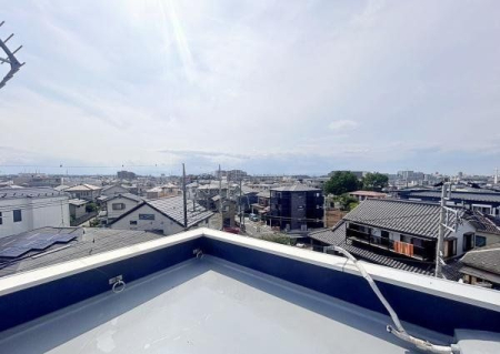 その他 所沢市が一望できる屋上の様子。