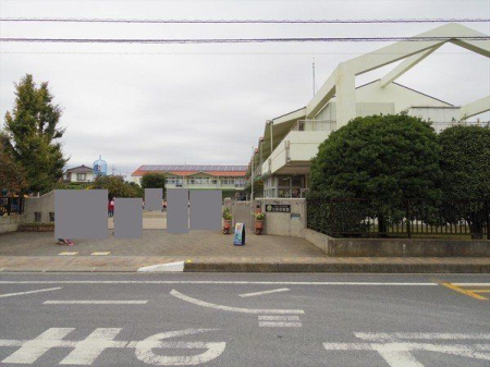 周辺環境 徒歩10分。【白梅幼稚園】教育方針：明るくのびのびとした環境の中で、自由に遊べる時間を大切にしています。 800m