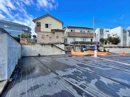 現地土地写真 お好きな工務店・ハウスメーカー等で建築可能。