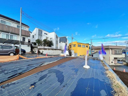 現地土地写真 子育てファミリーはもちろん、ゆったりと暮らしたい方にもおすすめしたい、落ち着いた住環境になっております。