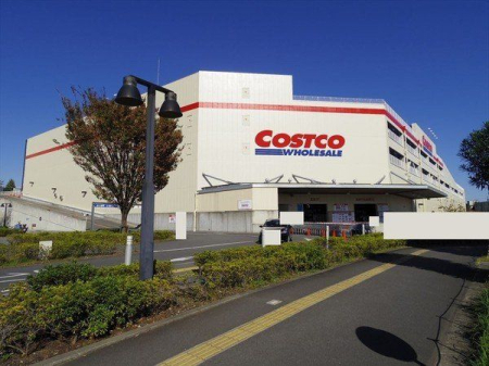 周辺環境 徒歩14分。【コストコホールセール　入間倉庫店】営業時間10時00分～20時00分。駐車台数862台。車椅子対応の駐車場。 1080m
