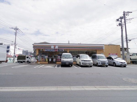 周辺環境 徒歩7分。【セブンイレブン入間宮ノ台店】　営業時間 24時間営業　軽食や飲み物をはじめ、売店で扱うさまざまな商品を用意。 550m