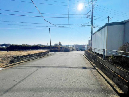 現地土地写真 前面道路、西側5.8ｍ公道　　　　　南側4.8ｍ公道