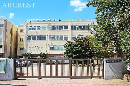 周辺環境 新座市立第四中学校 徒歩14分。学校の木・けやき　学校の花・こぶし 生徒数493人 1100m