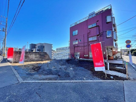 現地土地写真 東武東上線「志木」駅まで徒歩18分。JR武蔵野線「新座」駅まで徒歩22分。2路線2駅利用可能な立地です。オーケーストアまで徒歩3分！公園・病院近くの生活便利な住環境。