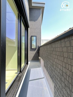 バルコニー 南向きのバルコニーは日当たり良好