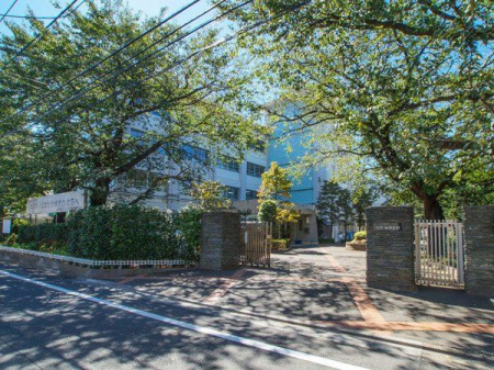 周辺環境 練馬区立大泉西中学校 徒歩18分。周辺には西本村憩いの森や久保新田いちょう憩いの森、四面塔憩いの森、大泉学園少年野球場などたくさんの公園があります。 1440m