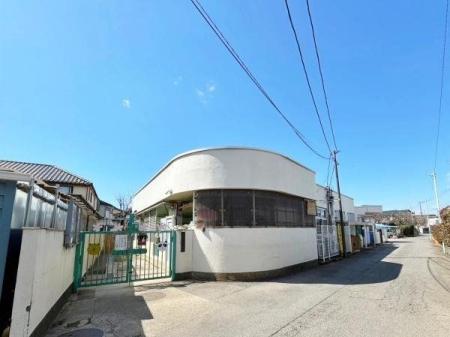 周辺環境 東久留米市立はくさん保育園 徒歩4分。朝の体操等で身体をいっぱい動かしたり散歩などを通して外気にふれたり身体づくりを心がけている 250m