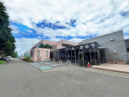 周辺環境 柳泉園グランドパーク 徒歩11分。一年中泳げる温水プールやお風呂がありますよ！テニスコート・野球場・トレーニング室もあって、レジャーに最適！ 810m