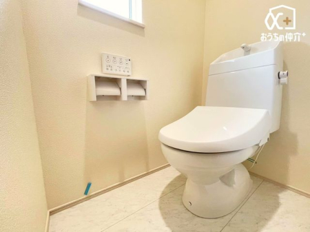 トイレ 清潔感のあるトイレです。もちろんウォシュレット機能付き