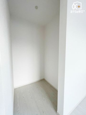収納 衣類以外にも、季節物やスーツケースなどの収納も可能な「ウォークインクローゼット」