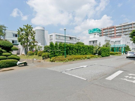 周辺環境 医療法人仁栄会所沢緑ケ丘病院 徒歩5分。西武池袋線「狭山ヶ丘駅」が最寄りの病院でございます。 390m